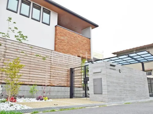 土間コンクリート 洗い出し仕上げ 金華 ピンコロ石の外構施工例