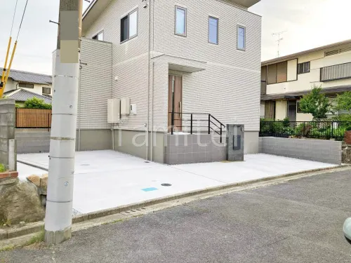 モダン門柱 壁タイル貼り タカショー セラレバンテ 宅配ボックス
