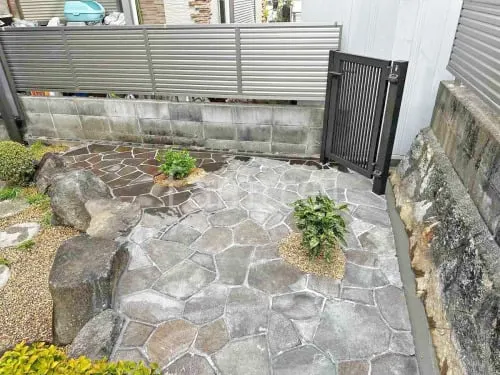 床石貼り 乱形石 諏訪鉄平石