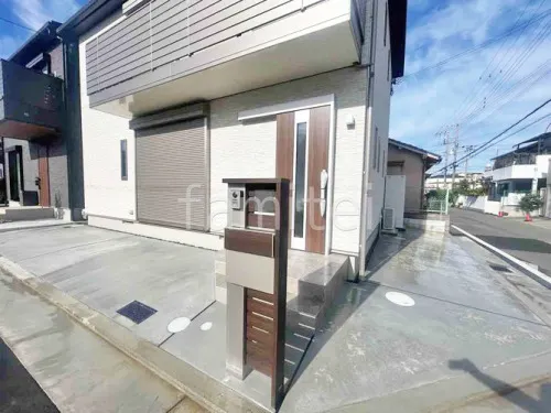 機能門柱 YKKAP ルシアスポストユニットWD01型 駐車場ガレージ床 土間コンクリート