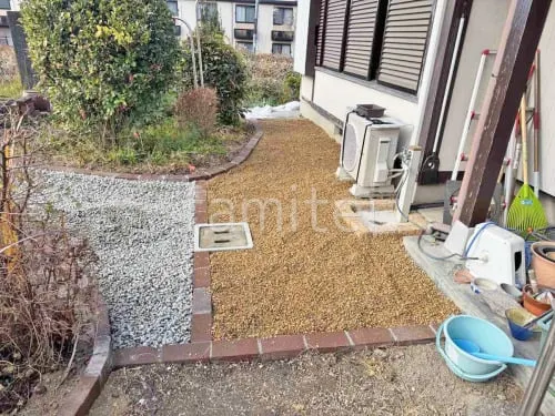 防犯砂利敷き バラス砕石 ジャミ敷き 防草シート加工 見切りレンガ ユニソン ソイルレンガ