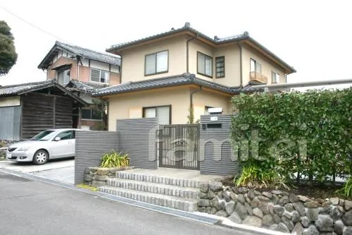 セミクローズ外構 アプローチステップ階段