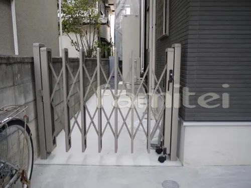 勝手口入口 伸縮門扉 ニューエグジスXA型