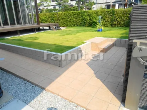 玄関アプローチ 床タイル貼り LIXILリクシル グレイスランド300角 GRL-3 土留め化粧ブロック ユニソン リゲル リネアベージュ