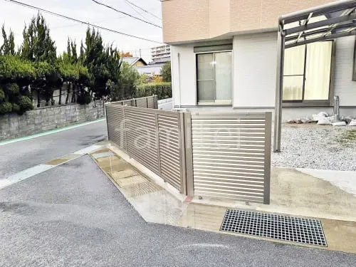 目隠しフェンス塀 三協アルミ レジリア YLK型 傾斜用ルーバー