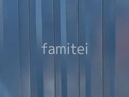 本体色：チャコールグレー