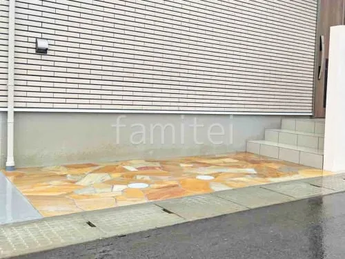玄関アプローチ 床石貼り 乱形石 石英岩