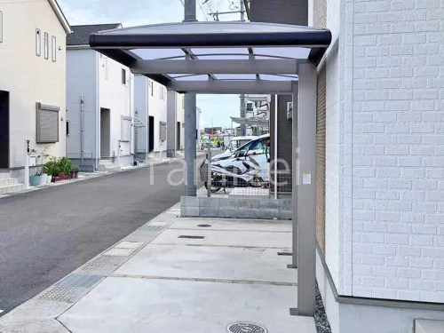 本体色 クリエダーク+シャイングレー