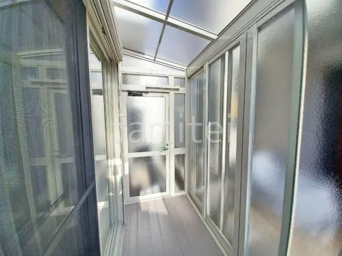 本体色 ホワイト 屋根色 トーメイマット 床色 グレイ