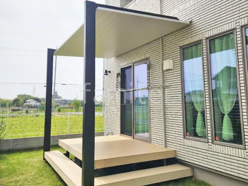 柱色 ブラック 屋根色 ナチュラルシルバーF