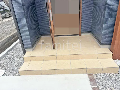 玄関アプローチ階段 床タイル貼り 新井窯業 セリフォス
