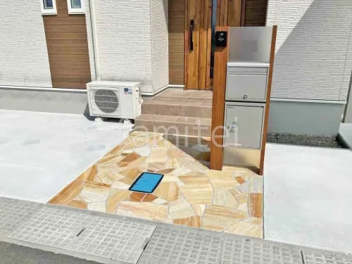 玄関アプローチ 床石貼り 乱形石 石英岩