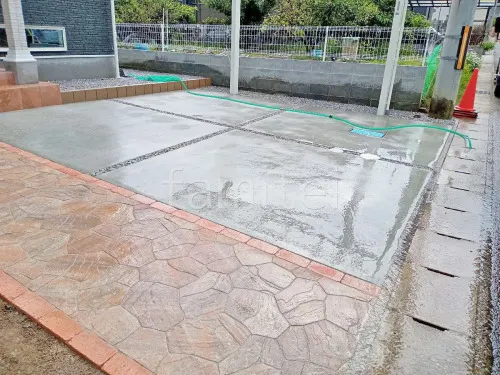 玄関アプローチ 床平板敷き ユニソン ティーナ