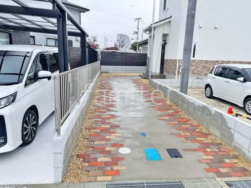 駐車場ガレージ床 土間コンクリート インターロッキング ユニソン カルタブリック