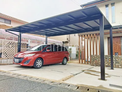 本体色 カームブラック 屋根色 ブラックマット