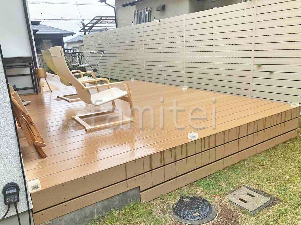 LIXIL　ライトウッド色　ウッドデッキ　施工例