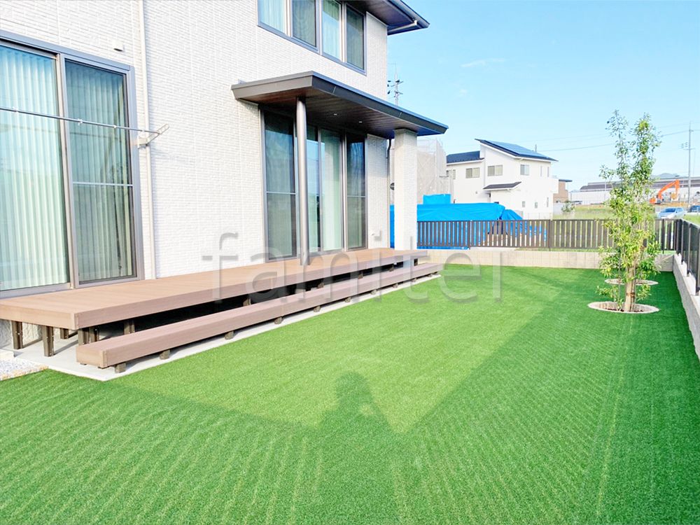 ウッドデッキ　ステップ仕様　施工例