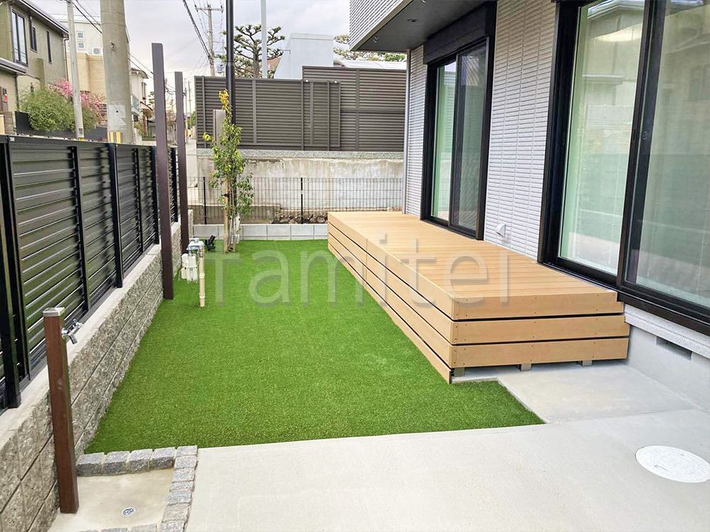 ウッドデッキ　多段幕板仕様　施工例