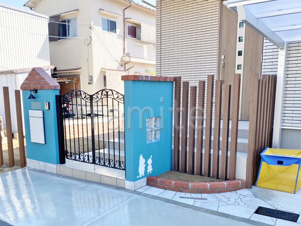 塗り壁門柱　施工例　水色