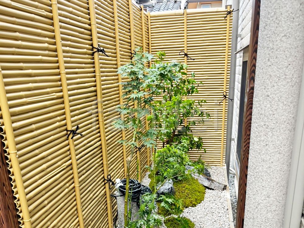 坪庭　竹垣　苔　化粧砂利　施工例