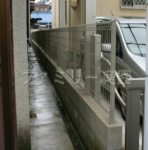 境界フェンス　施工例 シンプル