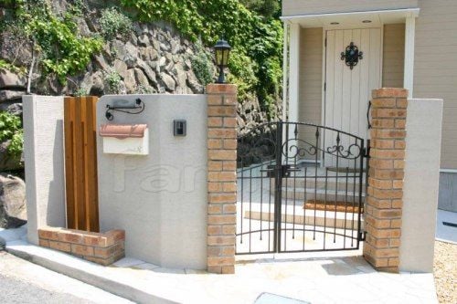 角柱×南欧風 かわいい門柱