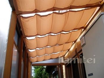 シェード 日除け　カーテン