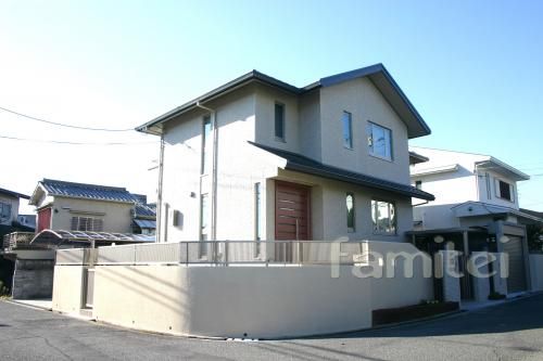 高台に建つ家　施工例