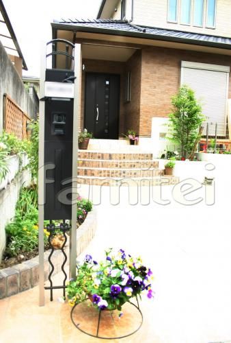 機能門柱：エルマージュタイプ（東洋エクステリア）