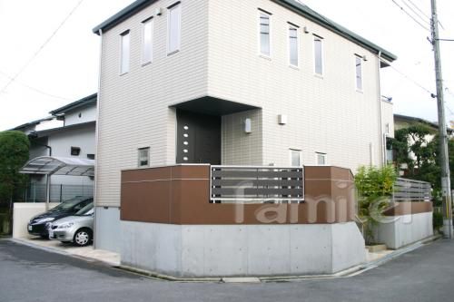 高台に建つ家　施工例