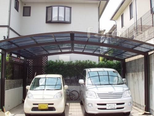 カーポート2台用・2台停めてもまだ余裕 カーポート2台用・2台停めてもまだ余裕