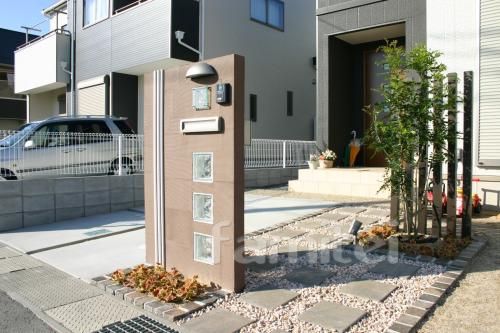 ガラスブロック　塗り壁　角柱