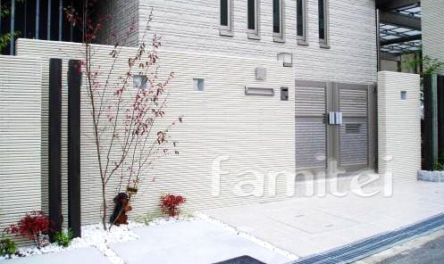 塀　タイル仕上げ　ボーダータイル