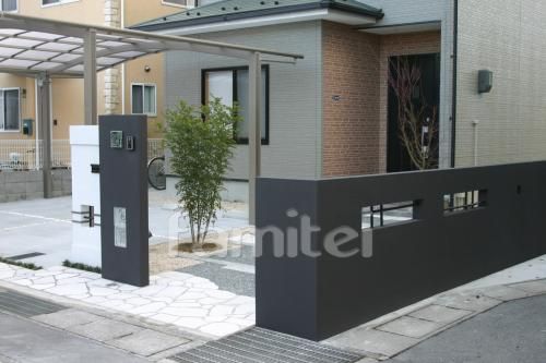 ガラスブロック　濃い色の塗り壁にもバッチリマッチ!