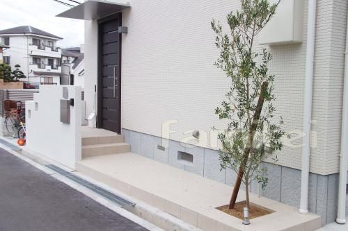 アプローチ:タイル張り アプローチ:タイル貼り