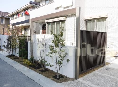 玄関目隠し　角柱＆シンボルツリー