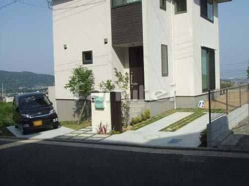 外構施工例　オープン　機能門柱　ガレージ