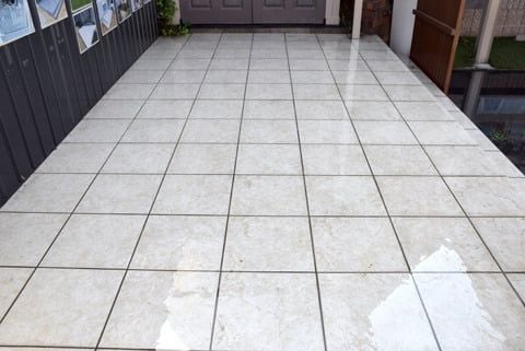 デッキブラシによる掃除後