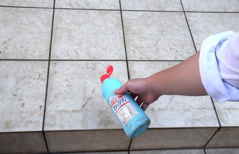 中性洗剤を使用して掃除