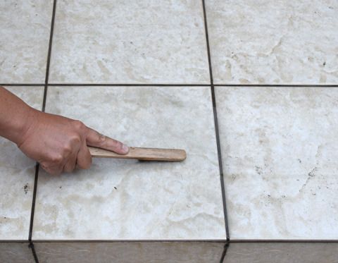 タイル凹凸部分　ワイヤーブラシで掃除