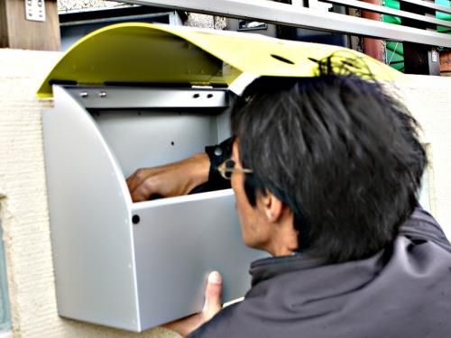 激安ポスト　取り付け方４