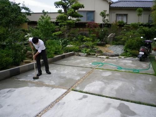 タイヤ痕 掃除中