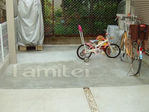 自転車置き場をコンクリートへリフォーム