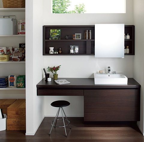 魅せる収納」を楽しめる洗面スライドミラー+ ゜*。 - ファミリー庭園