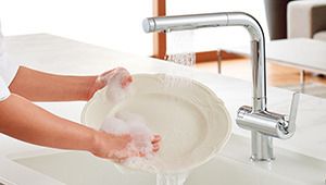 TOTO 水ほうき水栓 システムキッチン：ミッテ 水ほうき水栓 | キッチン (台所・システム