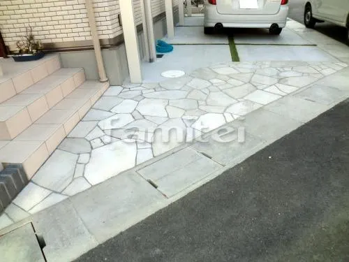 橿原市　新築オープン外構　デザインガラス柱　ウッドデッキ　プラスGゲート