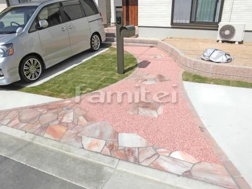 木津川市 外構工事 玄関まわり アプローチ 門柱 ポーチ 駐車場ガレージまわり 土間コンクリート 化粧ブロック花壇 境界フェンス塀 犬走り 防犯砂利敷き バラス砕石 見切り