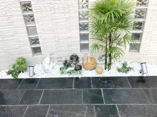 岸和田市 リフォーム部分工事 植栽 シュロチク 常緑樹 ソテツ フッキソウ下草 低木 景石 ユニソン マルクストーンL・S