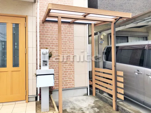 堺市北区 エクステリア工事 フル木製調カーポート TAKASHOタカショー アートポート 1台用(単棟) F型フラット屋根 フル木製調雨除け屋根 LIXILリクシル シュエット 1階用 F型フラット屋根 目隠し横板 デザイナーズパーツ おしゃれ木製調FRP物置 ディーズシェッド カンナミニ